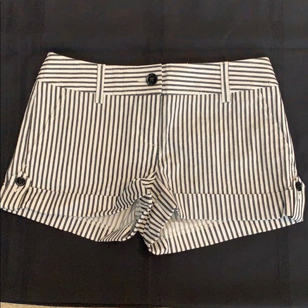 Express women’s Shorts New w/o Tags size 2